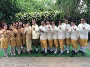 ชุดไทยเพื่อนเจ้าสาว เช่าที่แบมบี้ เวดดิ้ง ห้วยขวาง
